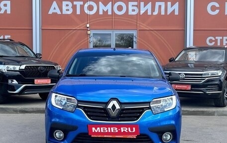 Renault Logan II, 2018 год, 1 060 000 рублей, 2 фотография