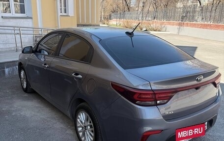 KIA Rio IV, 2020 год, 1 550 000 рублей, 3 фотография