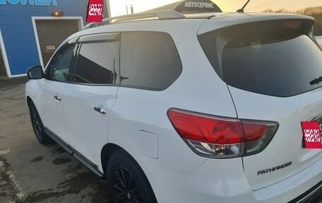 Nissan Pathfinder, 2015 год, 2 100 000 рублей, 2 фотография