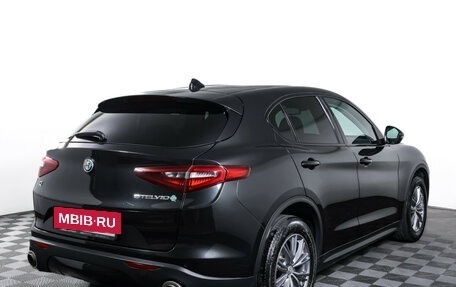 Alfa Romeo Stelvio, 2017 год, 2 190 000 рублей, 4 фотография