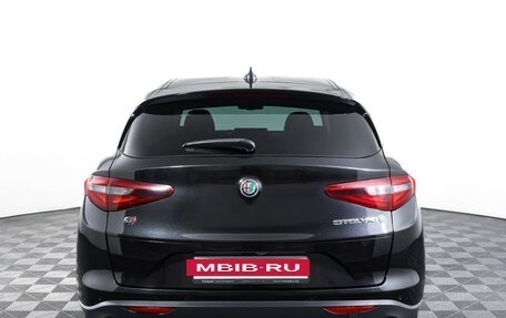 Alfa Romeo Stelvio, 2017 год, 2 190 000 рублей, 5 фотография