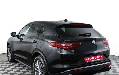 Alfa Romeo Stelvio, 2017 год, 2 190 000 рублей, 6 фотография