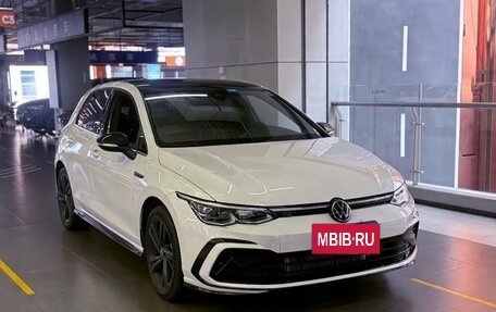 Volkswagen Golf VIII, 2022 год, 1 874 000 рублей, 1 фотография