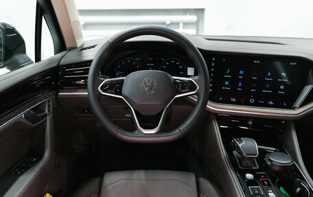 Volkswagen Touareg III, 2025 год, 8 400 000 рублей, 24 фотография