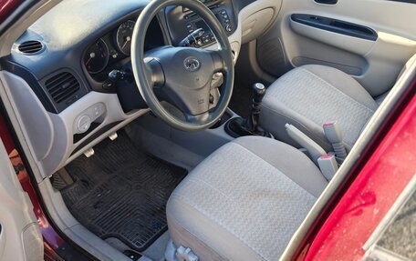 Hyundai Verna II, 2006 год, 320 000 рублей, 3 фотография