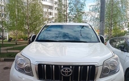 Toyota Land Cruiser Prado 150 рестайлинг 2, 2013 год, 2 800 000 рублей, 1 фотография