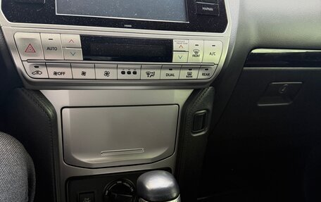Toyota Land Cruiser Prado 150 рестайлинг 2, 2019 год, 4 000 000 рублей, 22 фотография