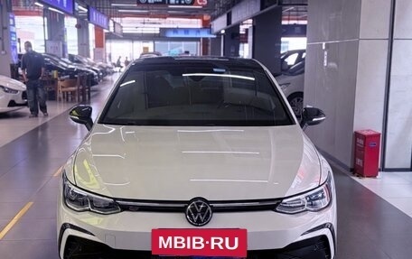 Volkswagen Golf VIII, 2022 год, 1 874 000 рублей, 2 фотография