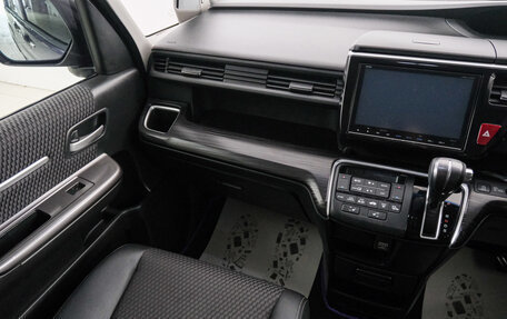 Honda Stepwgn IV, 2017 год, 2 149 000 рублей, 12 фотография