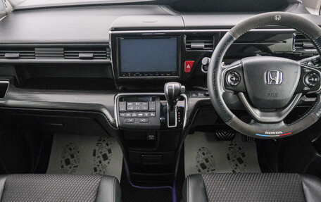 Honda Stepwgn IV, 2017 год, 2 149 000 рублей, 11 фотография