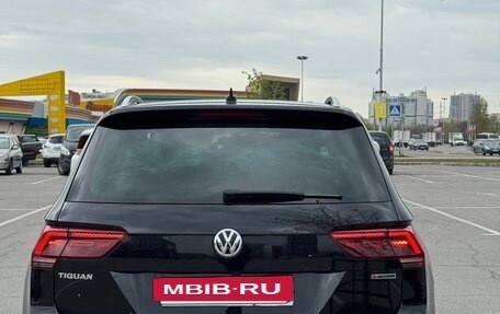 Volkswagen Tiguan II, 2018 год, 2 500 000 рублей, 10 фотография