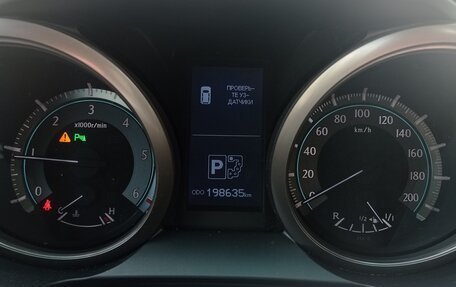 Toyota Land Cruiser Prado 150 рестайлинг 2, 2013 год, 2 800 000 рублей, 12 фотография