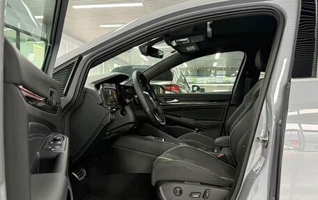 Volkswagen Golf VIII, 2022 год, 1 990 000 рублей, 9 фотография