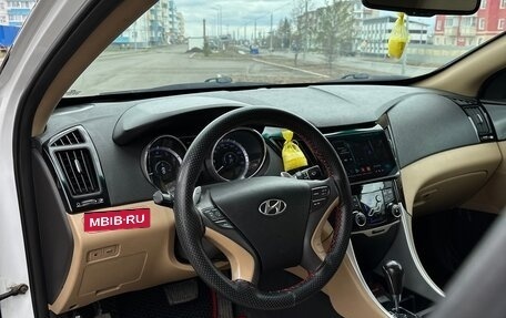 Hyundai Sonata VI, 2010 год, 1 100 000 рублей, 3 фотография