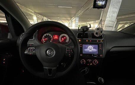 Volkswagen Polo VI (EU Market), 2011 год, 800 000 рублей, 35 фотография