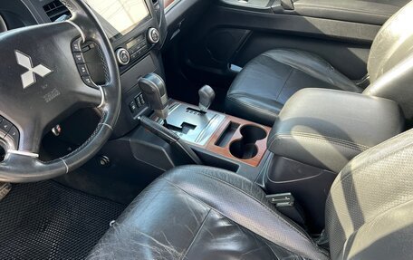 Mitsubishi Pajero IV, 2007 год, 1 600 000 рублей, 11 фотография