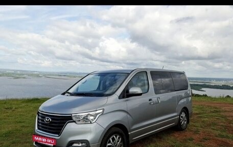 Hyundai Grand Starex Grand Starex I рестайлинг 2, 2020 год, 3 800 000 рублей, 4 фотография