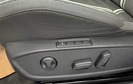 Volkswagen Golf VIII, 2023 год, 2 120 000 рублей, 13 фотография