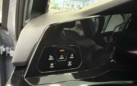 Volkswagen Golf VIII, 2023 год, 2 120 000 рублей, 14 фотография