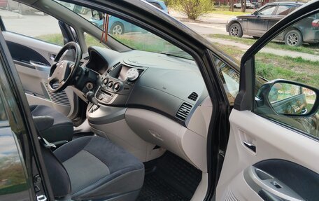 Mitsubishi Grandis, 2008 год, 800 000 рублей, 9 фотография
