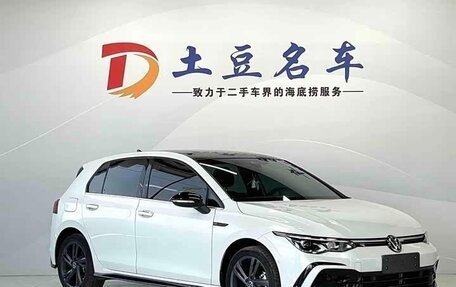 Volkswagen Golf VIII, 2023 год, 2 020 000 рублей, 2 фотография
