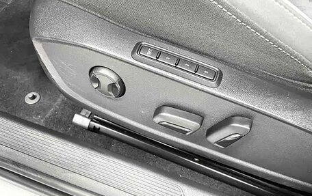 Volkswagen Golf VIII, 2023 год, 2 020 000 рублей, 11 фотография