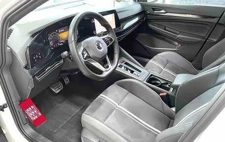 Volkswagen Golf VIII, 2023 год, 2 020 000 рублей, 7 фотография