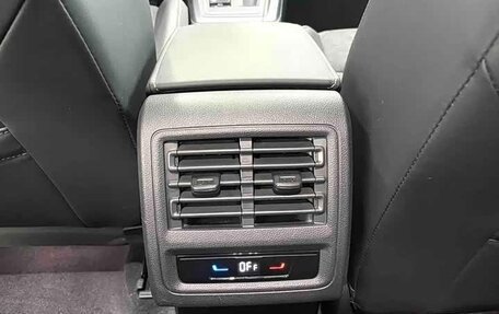 Volkswagen Golf VIII, 2023 год, 2 020 000 рублей, 16 фотография