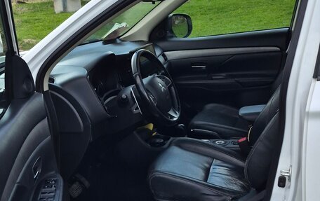 Mitsubishi Outlander III рестайлинг 3, 2012 год, 1 200 000 рублей, 5 фотография