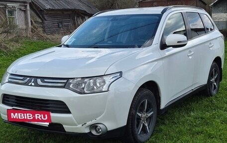 Mitsubishi Outlander III рестайлинг 3, 2012 год, 1 200 000 рублей, 2 фотография