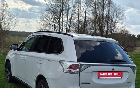 Mitsubishi Outlander III рестайлинг 3, 2012 год, 1 200 000 рублей, 3 фотография