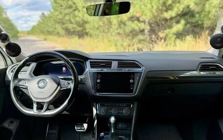 Volkswagen Tiguan II, 2018 год, 3 500 000 рублей, 13 фотография