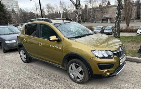 Renault Sandero II рестайлинг, 2015 год, 850 000 рублей, 2 фотография