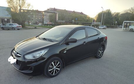 Hyundai Solaris II рестайлинг, 2012 год, 650 000 рублей, 2 фотография