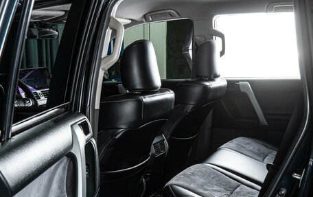 Toyota Land Cruiser Prado 150 рестайлинг 2, 2011 год, 3 500 000 рублей, 11 фотография