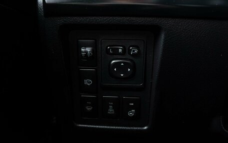 Toyota Land Cruiser Prado 150 рестайлинг 2, 2011 год, 3 500 000 рублей, 21 фотография