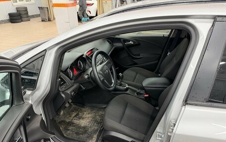 Opel Astra J, 2013 год, 899 000 рублей, 6 фотография