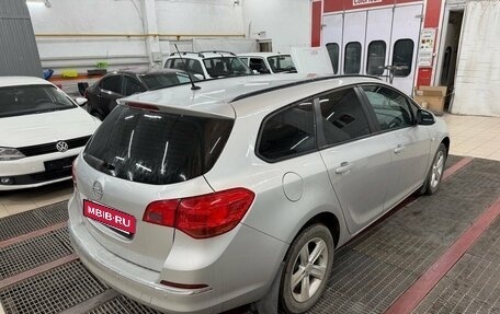 Opel Astra J, 2013 год, 899 000 рублей, 2 фотография
