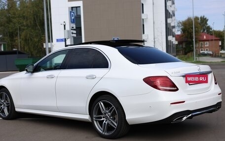 Mercedes-Benz E-Класс, 2020 год, 3 950 000 рублей, 7 фотография