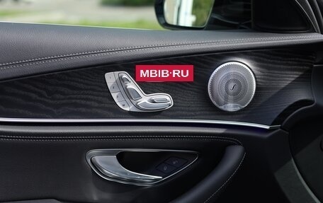 Mercedes-Benz E-Класс, 2020 год, 3 950 000 рублей, 18 фотография