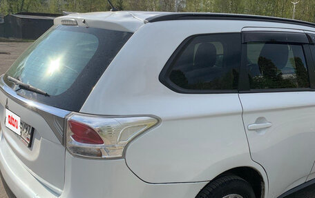 Mitsubishi Outlander III рестайлинг 3, 2013 год, 1 400 000 рублей, 12 фотография