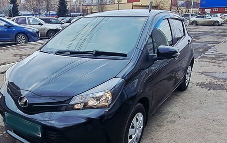 Toyota Vitz, 2015 год, 890 000 рублей, 2 фотография