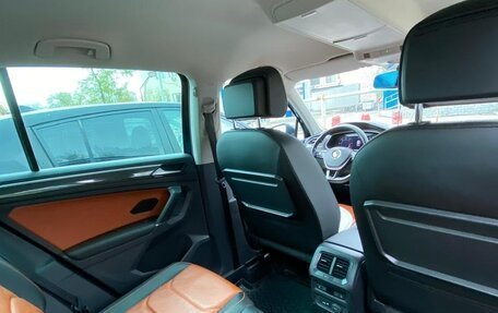 Volkswagen Tiguan II, 2017 год, 3 000 000 рублей, 5 фотография