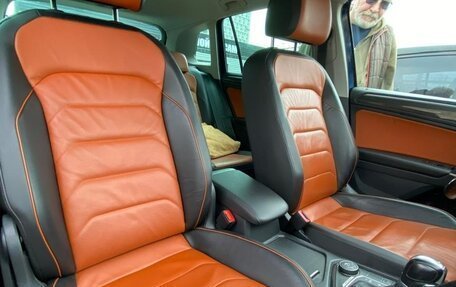 Volkswagen Tiguan II, 2017 год, 3 000 000 рублей, 4 фотография