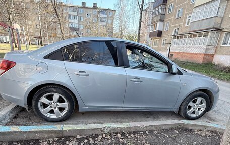 Chevrolet Cruze II, 2010 год, 650 000 рублей, 2 фотография