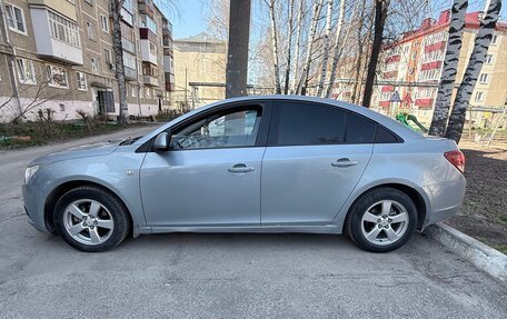 Chevrolet Cruze II, 2010 год, 650 000 рублей, 4 фотография