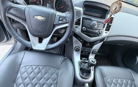 Chevrolet Cruze II, 2010 год, 650 000 рублей, 6 фотография
