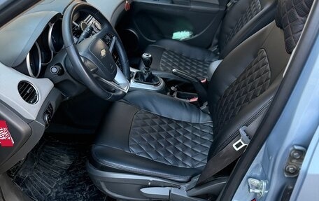 Chevrolet Cruze II, 2010 год, 650 000 рублей, 7 фотография