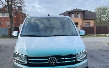 Volkswagen Caravelle T6 рестайлинг, 2018 год, 3 250 000 рублей, 1 фотография