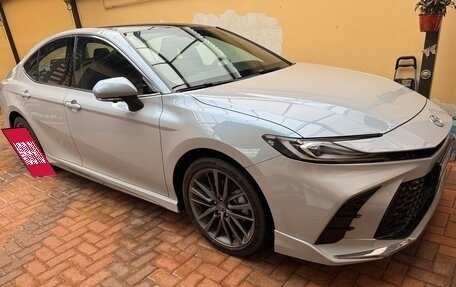 Toyota Camry, 2025 год, 1 фотография